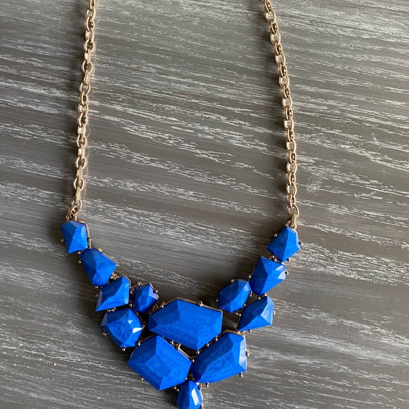 BUNDLE of statement necklaces - Picture 10 of 13